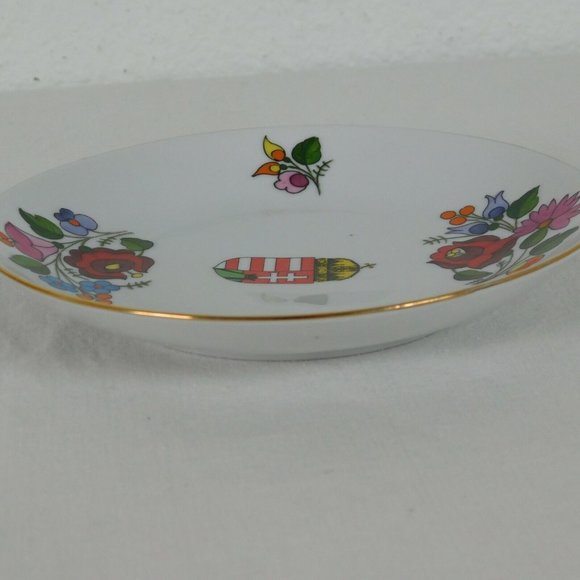 Kalocsa Hungary Hand Painted Coat of Arms Porcelain Decorated Wall Plate 6" FLAW - Picture 10 of 11